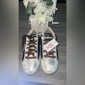 Girls Justice tennis shoes silver with glitter and cheetah beautiful